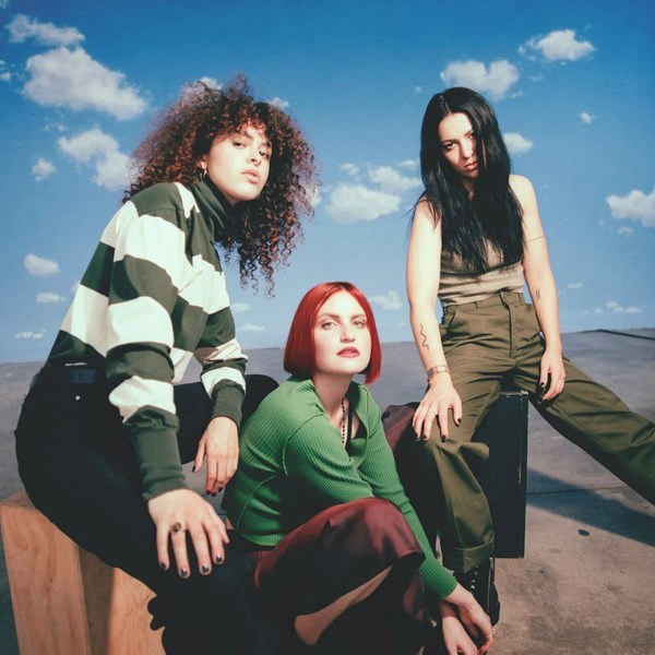 Muna – Saves The World (Reissue) (Purple Cream Coloured) (LP)